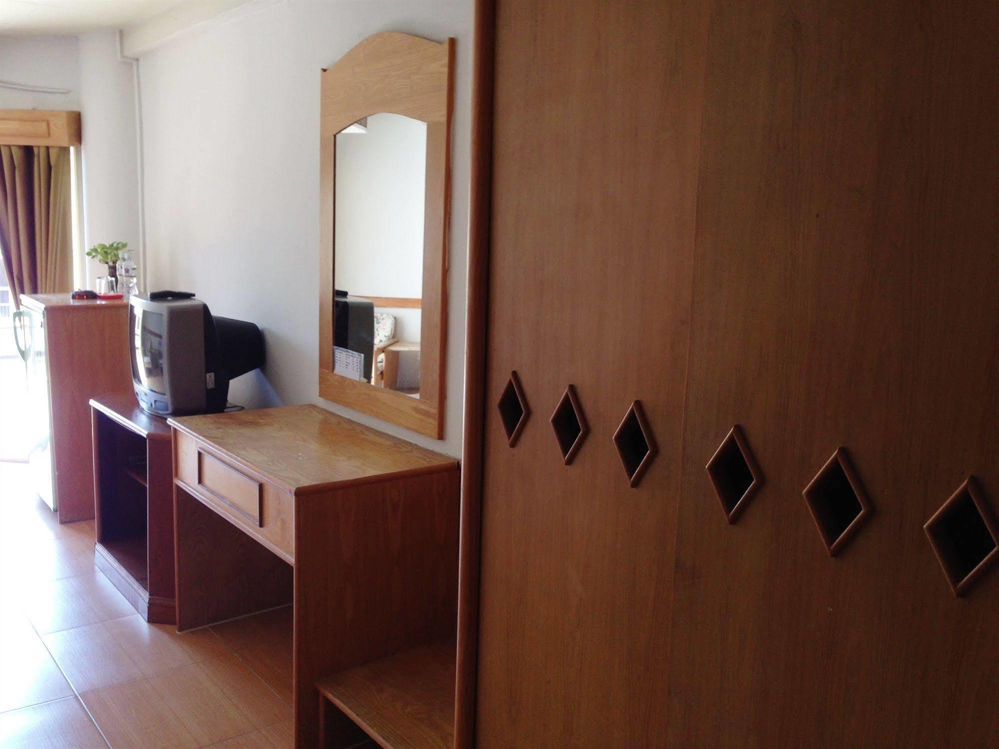 Skaw Beach Hotel Патая Екстериор снимка