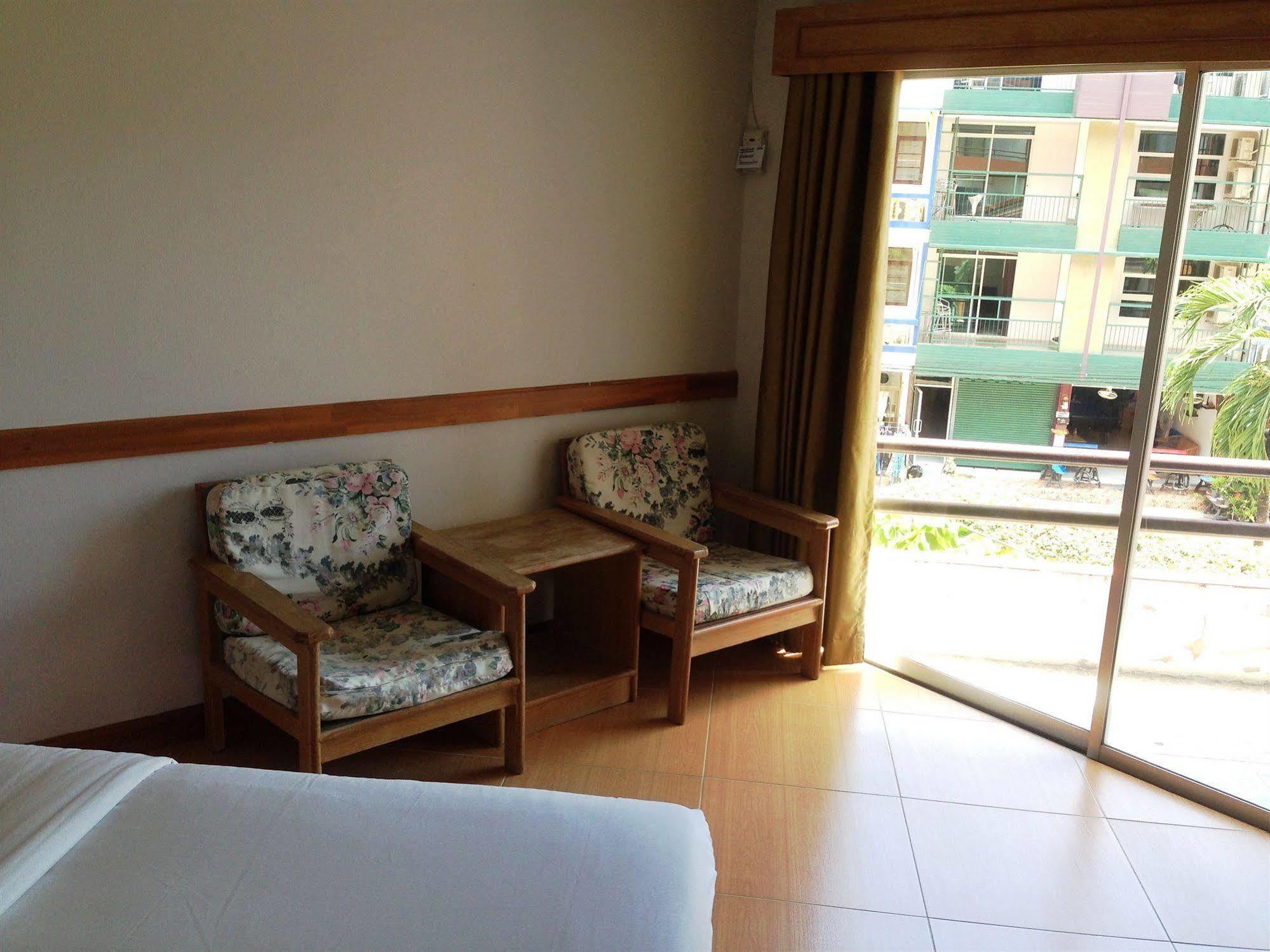 Skaw Beach Hotel Патая Екстериор снимка