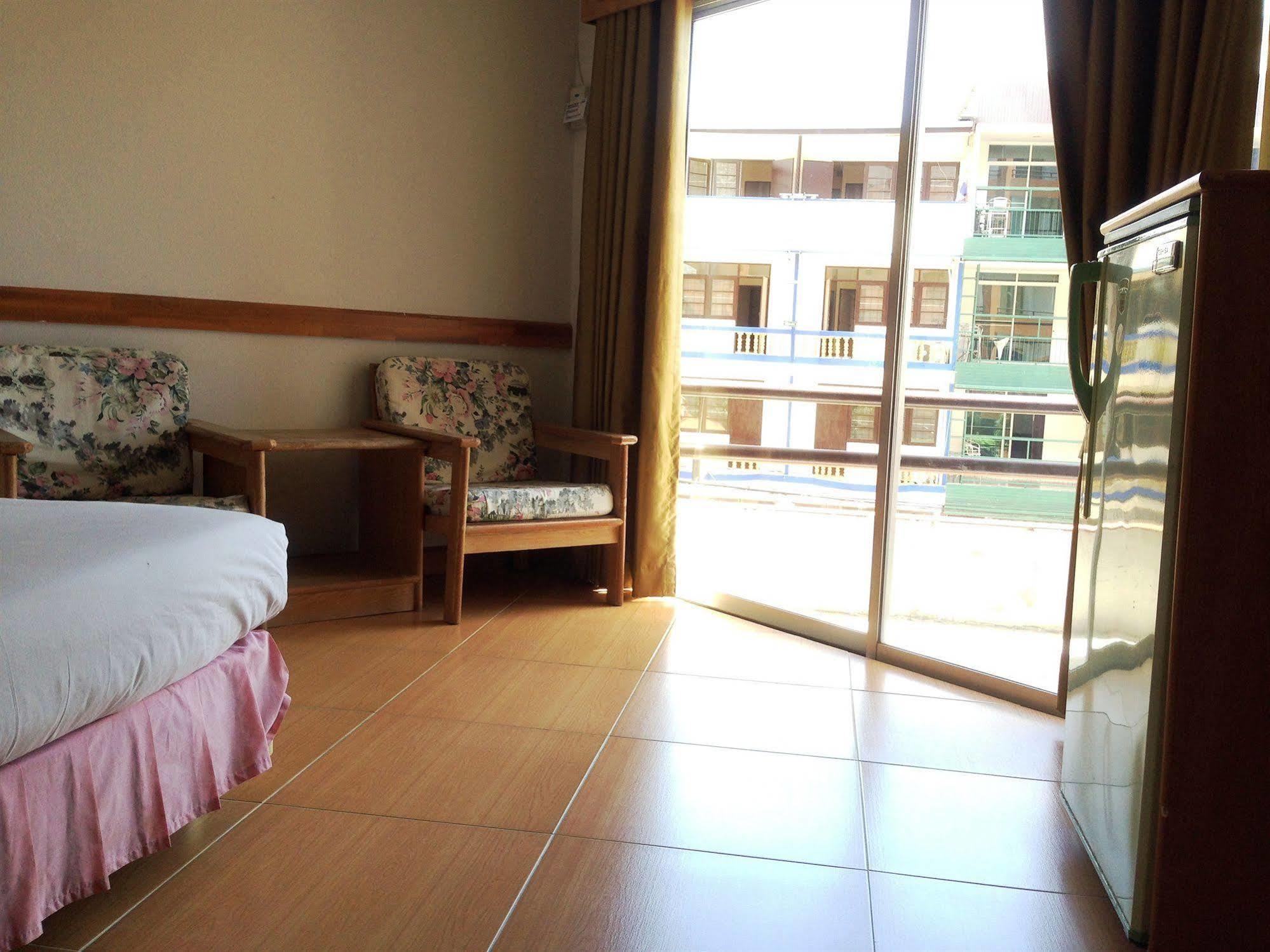 Skaw Beach Hotel Патая Екстериор снимка