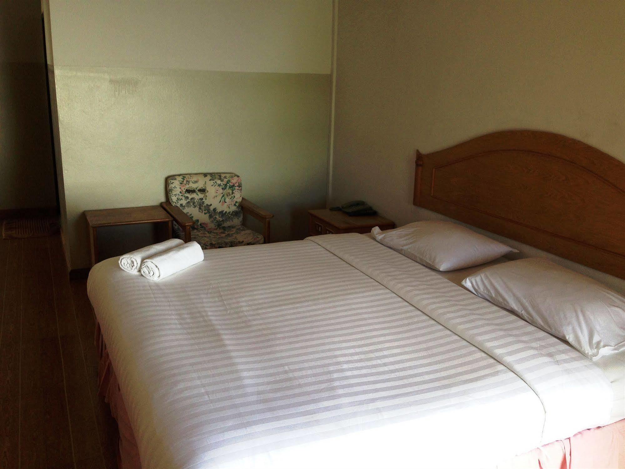 Skaw Beach Hotel Патая Екстериор снимка