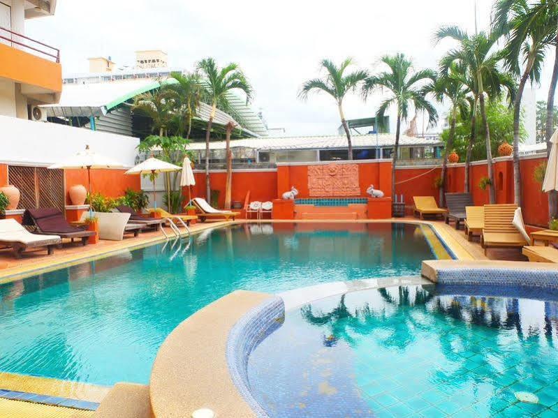 Skaw Beach Hotel Патая Екстериор снимка
